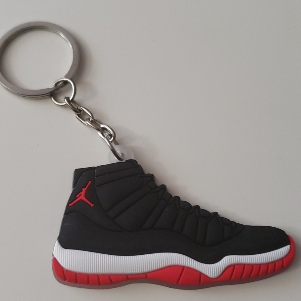 🔥Jordan (Blk Wht & Red) Shoe Keychain🔥 - Picture 2 of 3